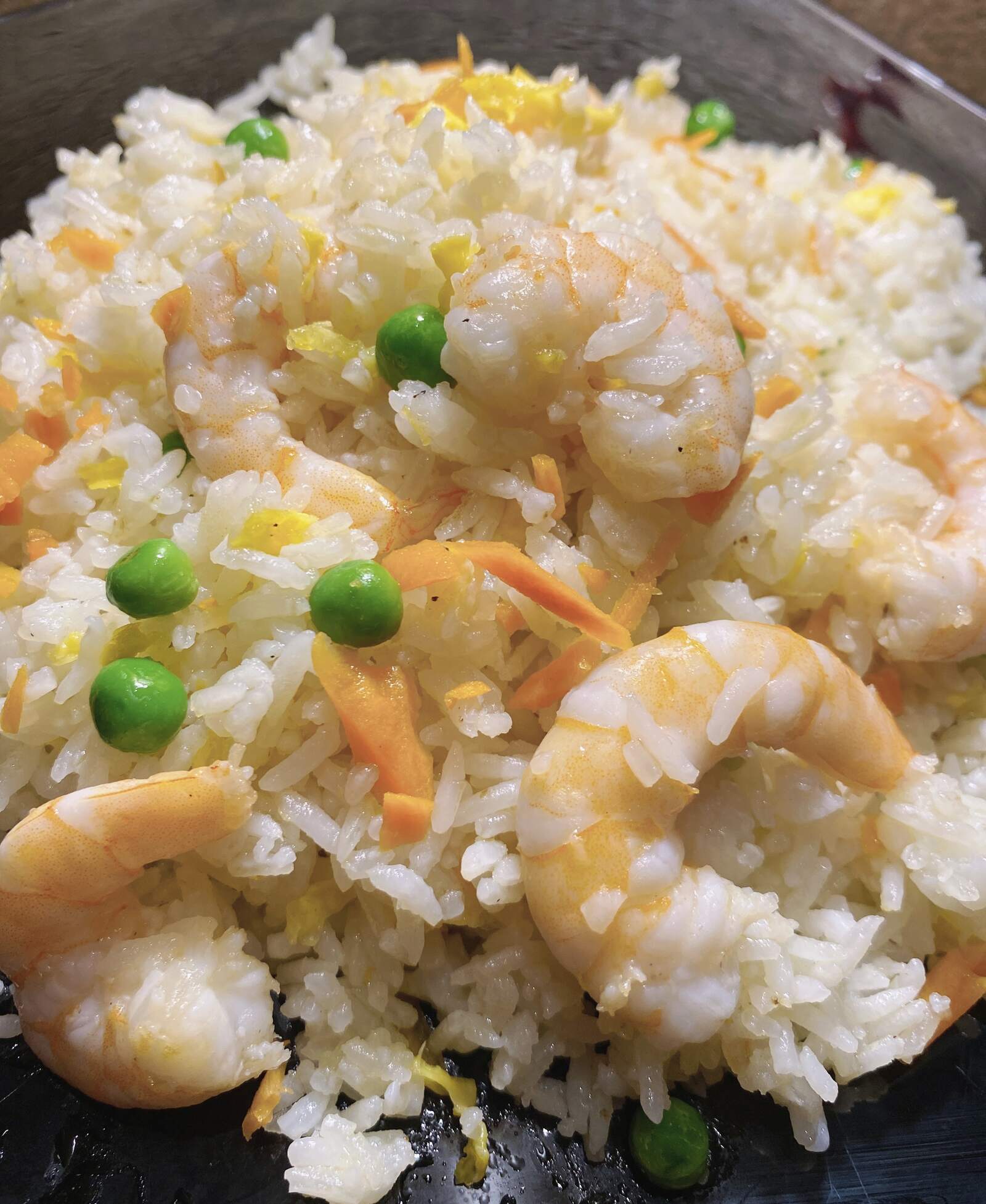 Arroz frito con gambas